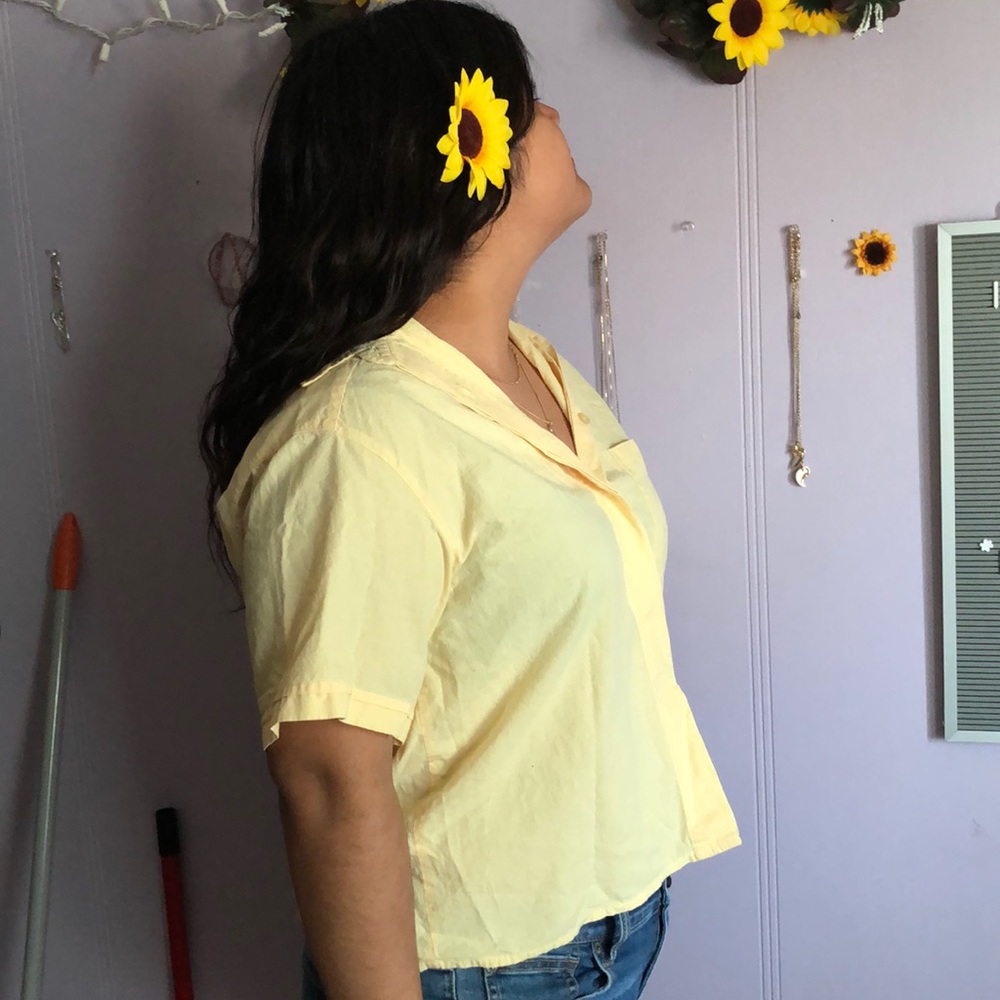 Yellow button up - Picture 3 of 4